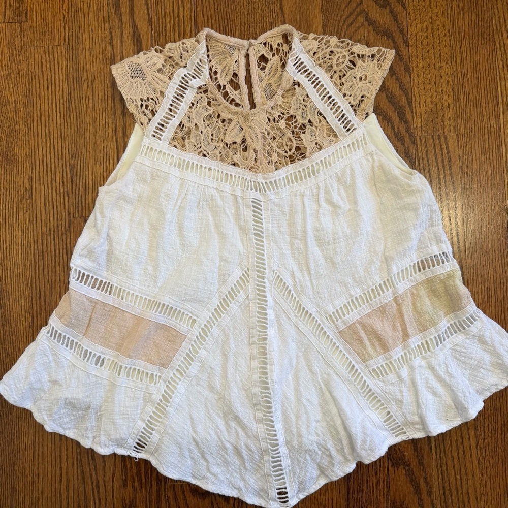 Missy Robertson by Southern Fashion House White Tan Crocheted Boho Top Sz Small